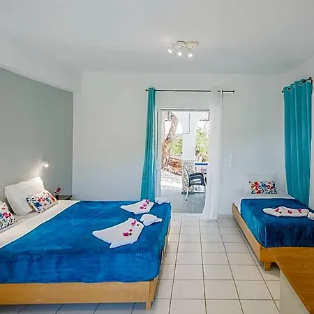 Velendzas Holidays 3*